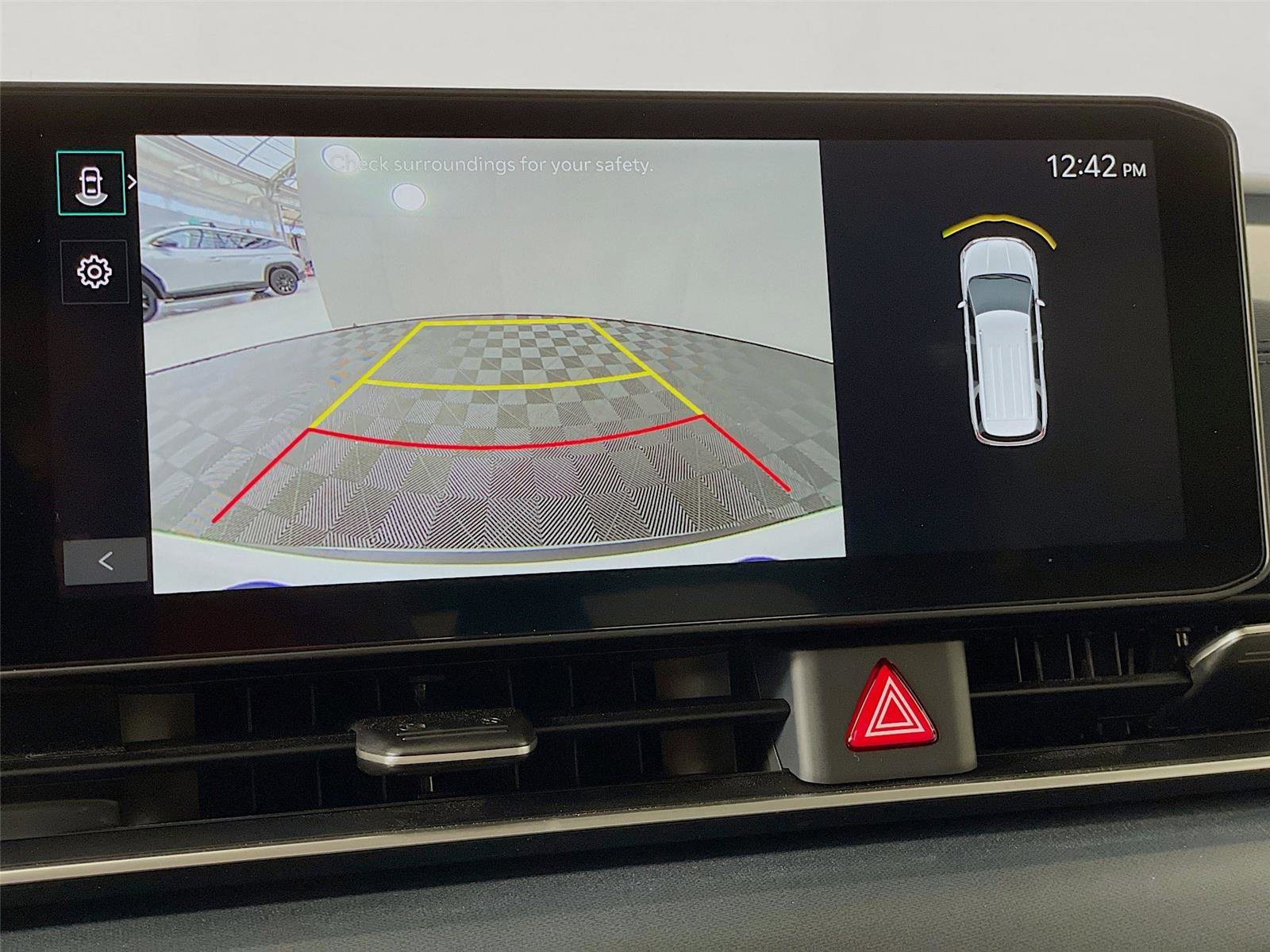 Used 2025 Kia Carnival EX image 17