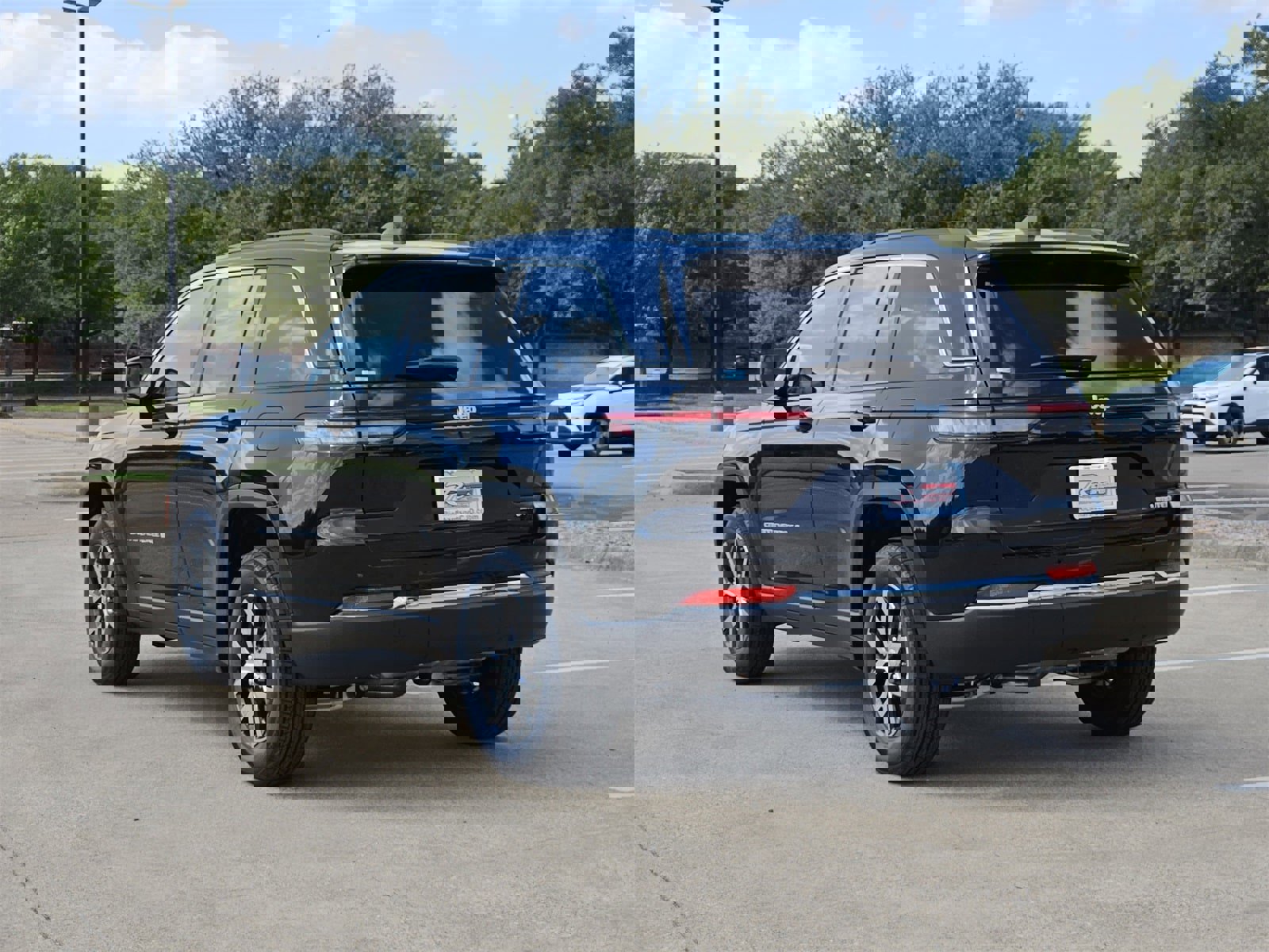 New 2025 Jeep Grand Cherokee Limited image 6