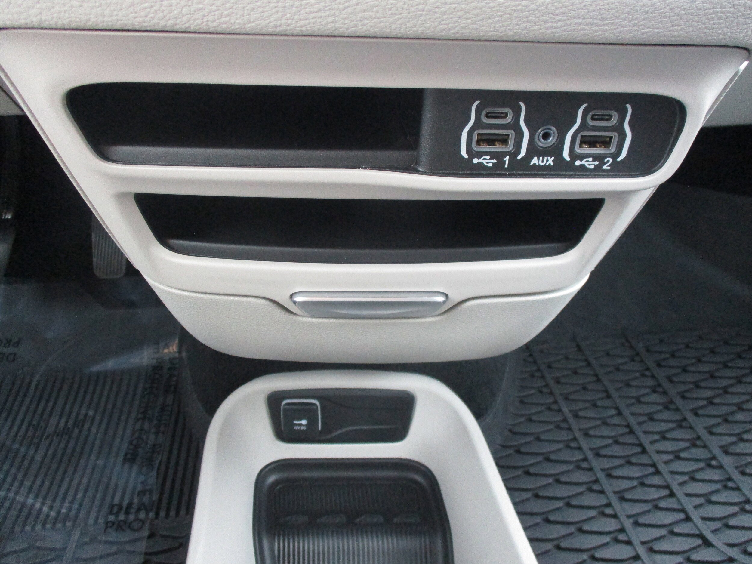 Used 2024 Chrysler Pacifica Touring-L w/ Road Tripper Package FWD image 29