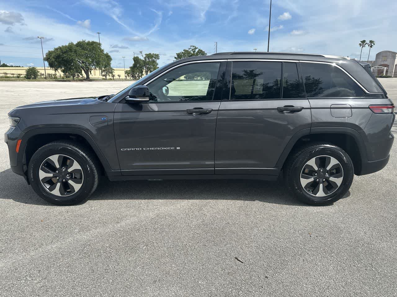 Certified 2024 Jeep Grand Cherokee Limited 4xe AWD/4WD image 10