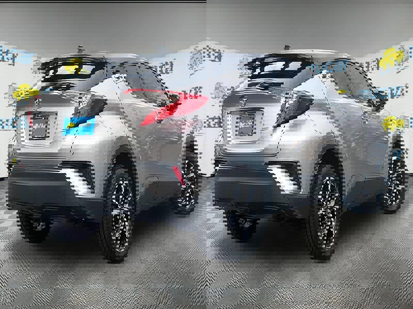 Used 2020 Toyota C-HR XLE FWD image 6