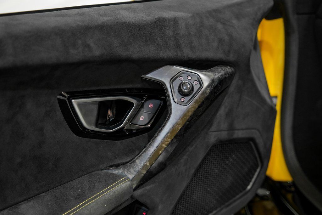 Used 2018 Lamborghini Huracan Performante image 44