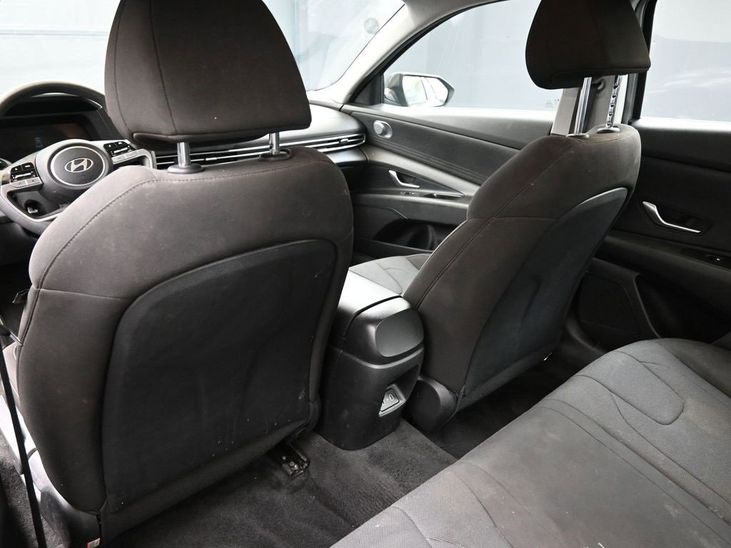 Certified 2025 Hyundai Elantra SE image 19