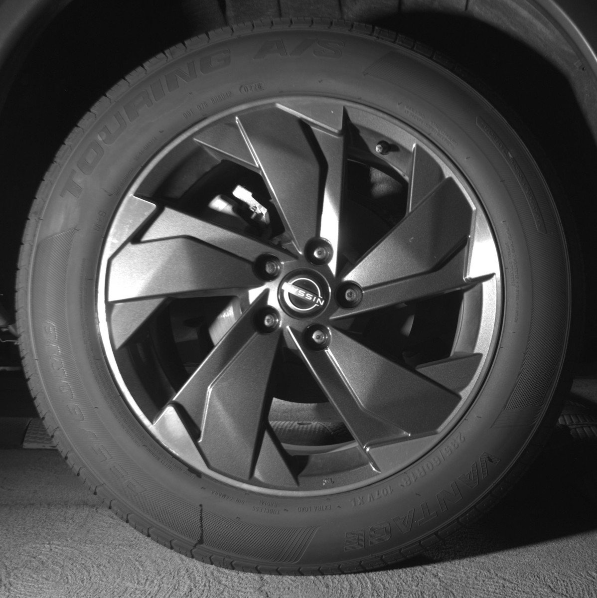 Used 2025 Nissan Rogue SV image 15