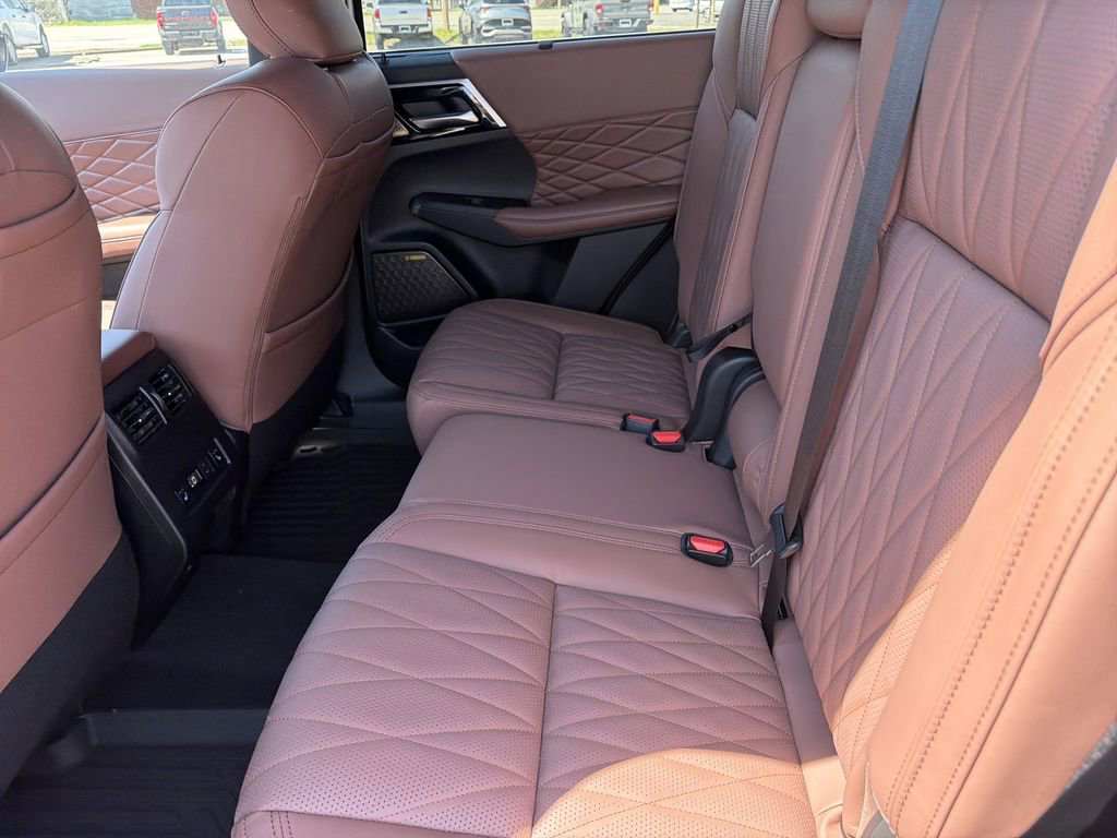 New 2026 Mitsubishi Outlander SEL image 13