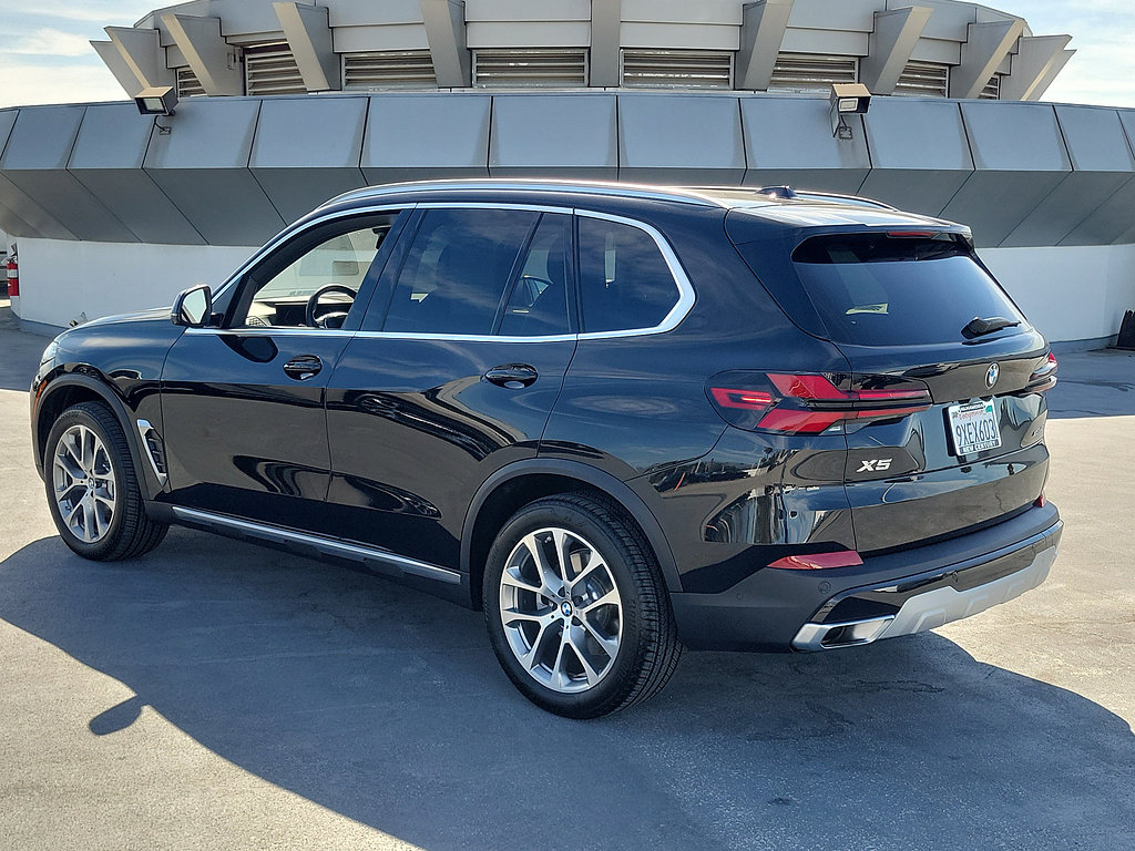 Used 2026 BMW X5 xDrive40i w/ Parking Assistance Package AWD/4WD video 2