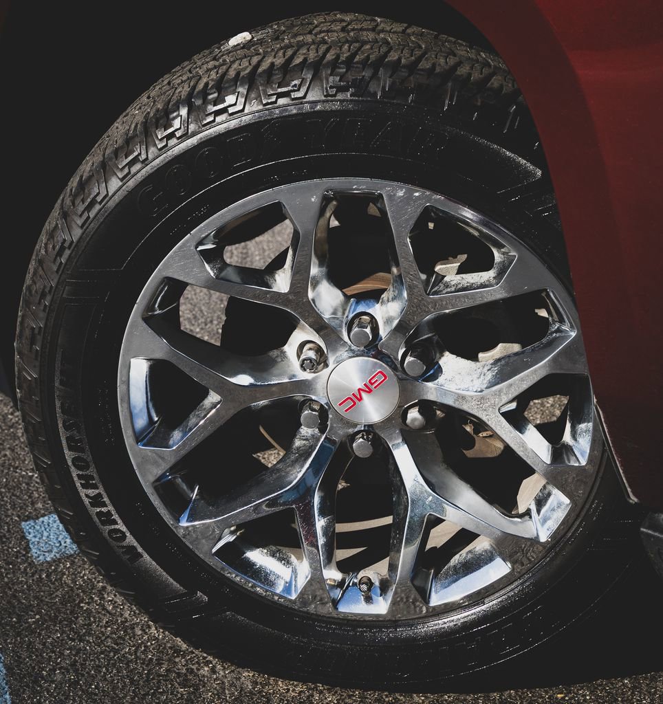 Used 2016 GMC Yukon Denali w/ Open Road Package image 3