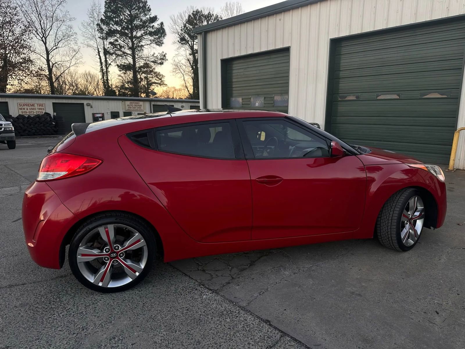 Used 2014 Hyundai Veloster w/ Technology Package 03 image 4