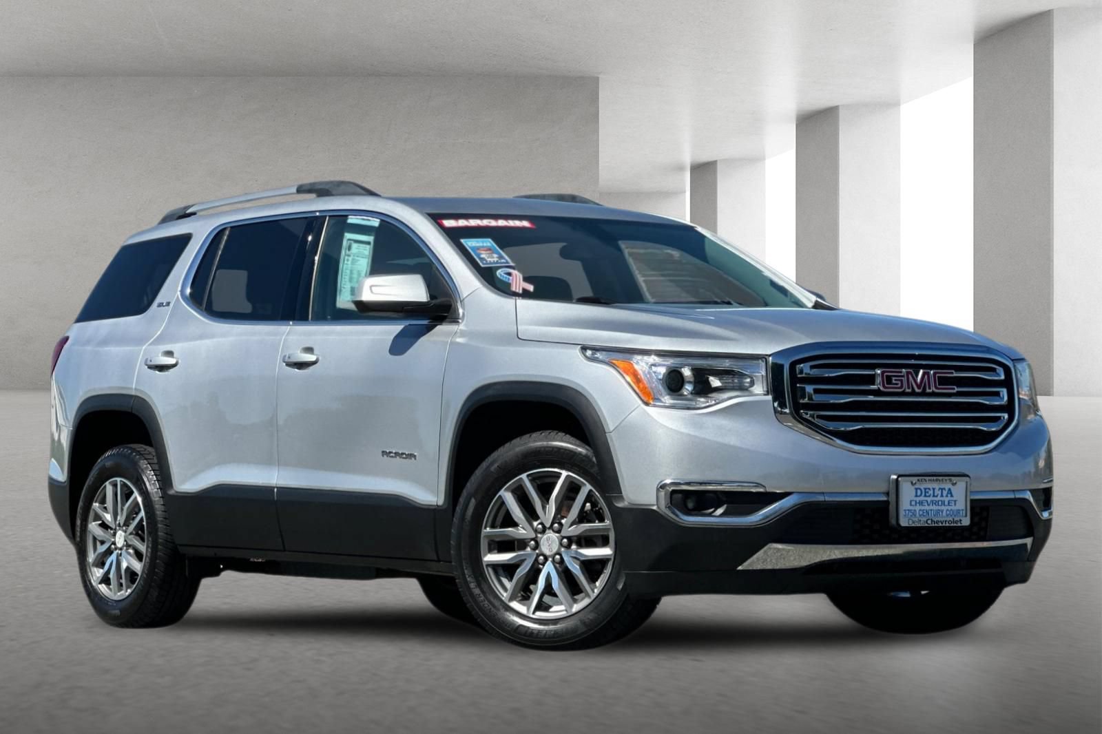 Used 2017 GMC Acadia SLE w/ Driver Alert Package I FWD image 1