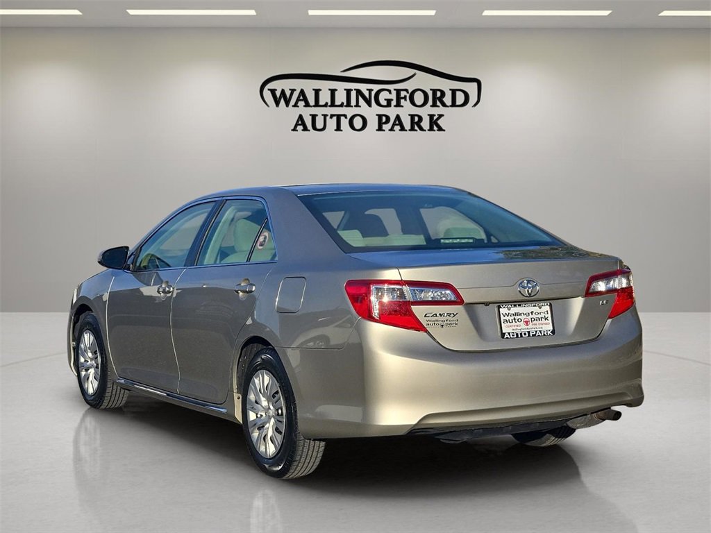 Used 2014 Toyota Camry LE image 6
