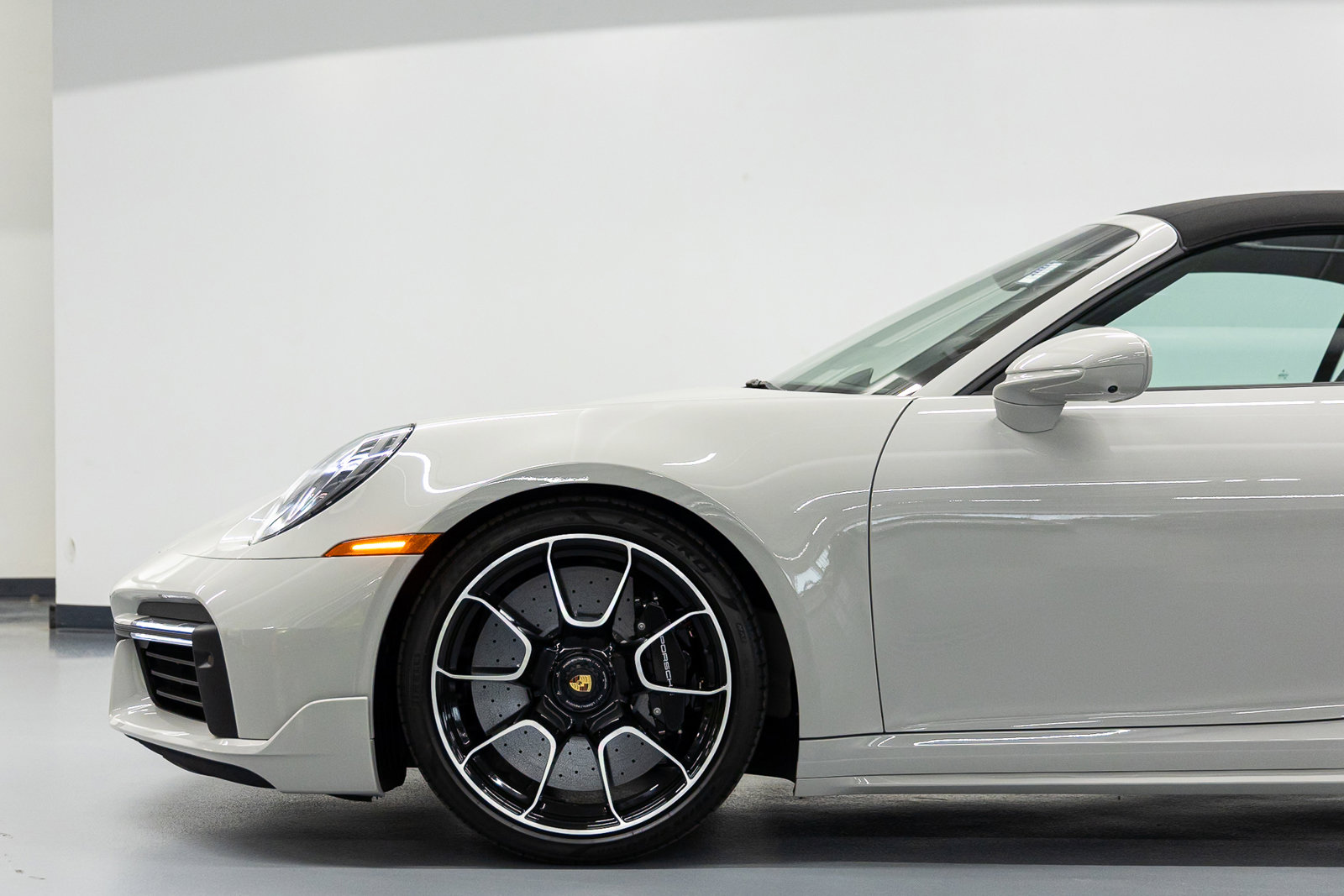 Used 2025 Porsche 911 Turbo S w/ 911 Turbo Sportdesign Package image 16