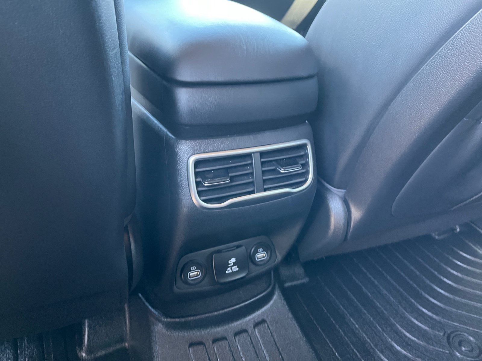 Used 2023 Hyundai Santa Fe Limited w/ Cargo Package AWD/4WD image 32