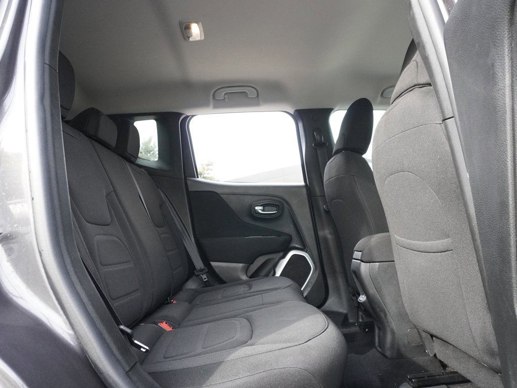 Used 2018 Jeep Renegade Latitude image 30