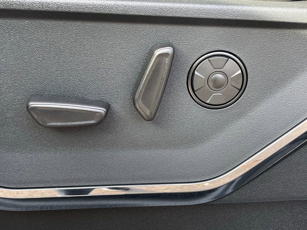 Used 2026 Ford F350 Platinum w/ FX4 Off-Road Package image 36