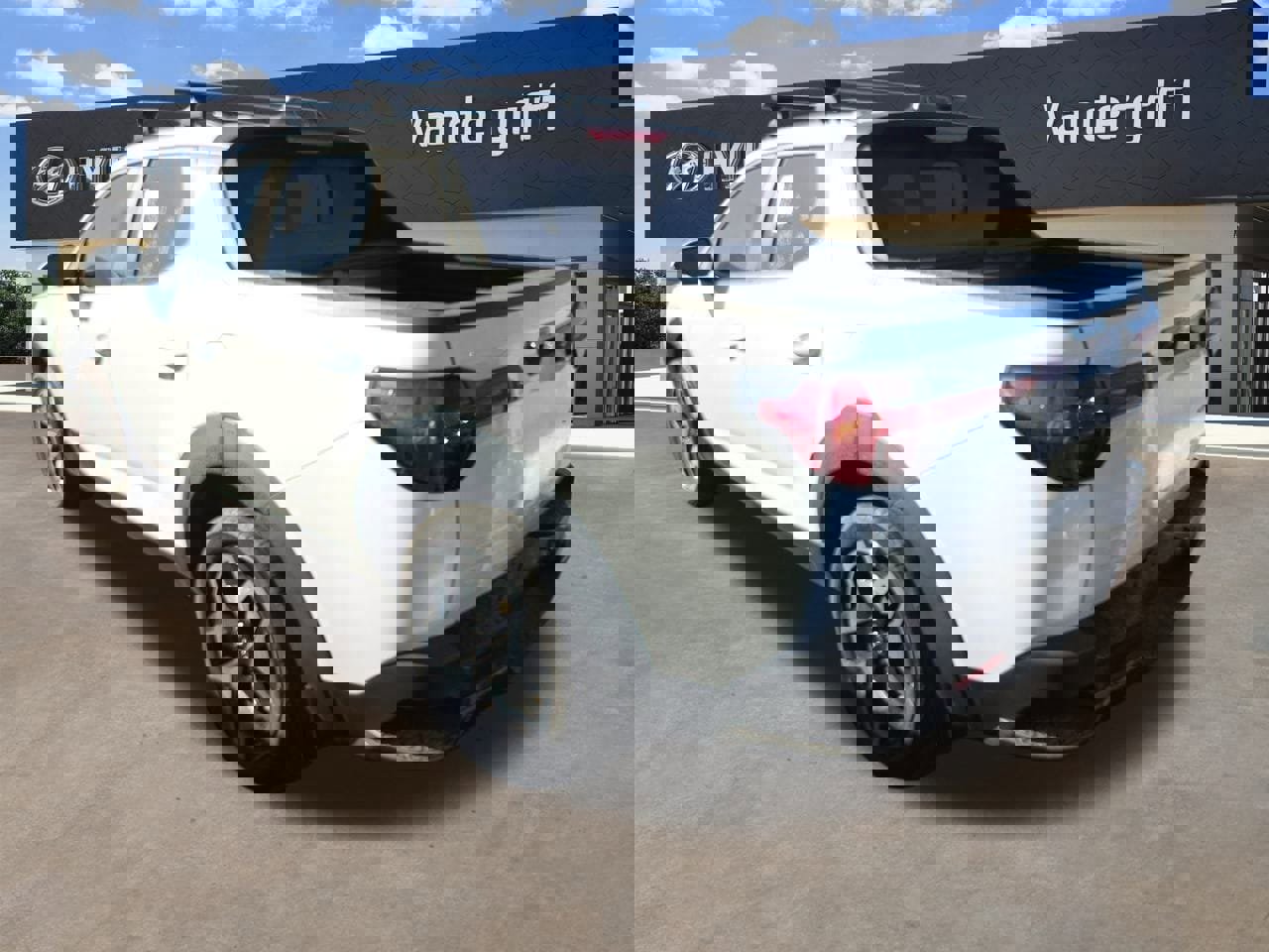 Used 2024 Hyundai Santa Cruz Limited image 2