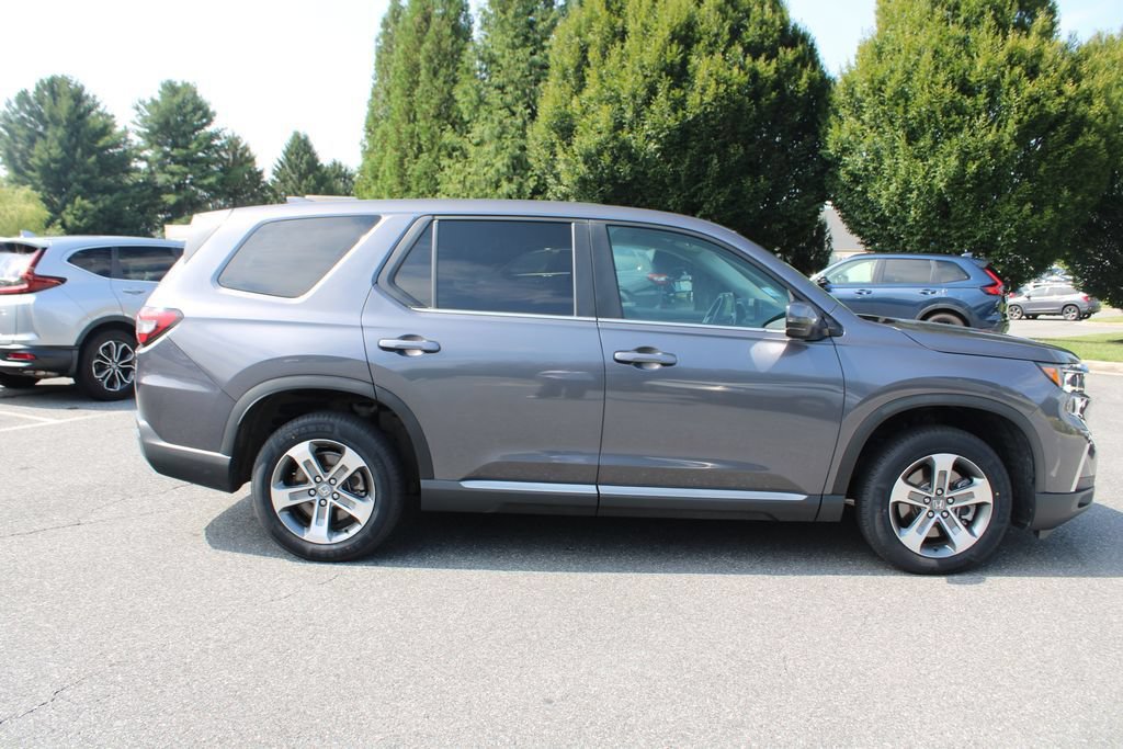 Certified 2025 Honda Pilot EX-L image 11