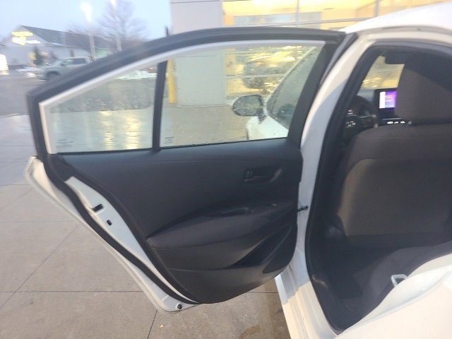 Used 2024 Toyota Corolla LE image 14