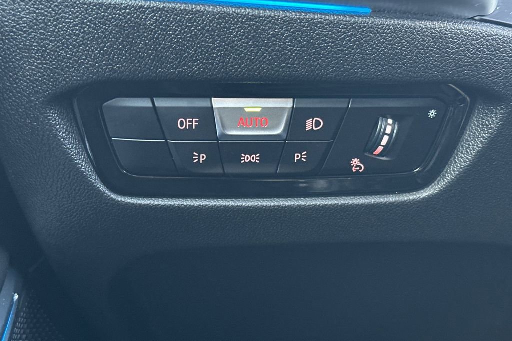 Used 2022 BMW 330e w/ Driving Assistance Package image 30