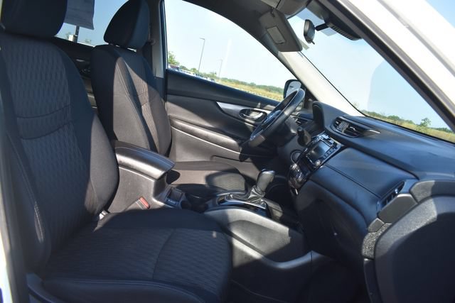 Used 2019 Nissan Rogue SV FWD image 12