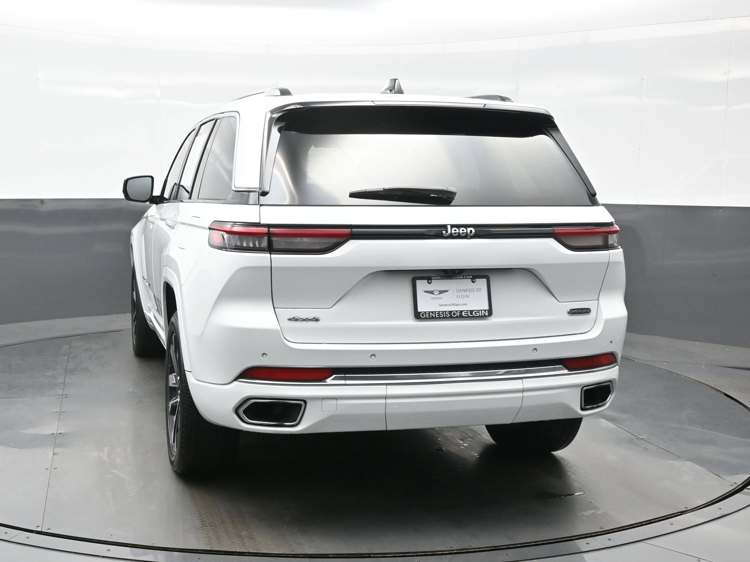 Used 2023 Jeep Grand Cherokee Overland AWD/4WD image 7