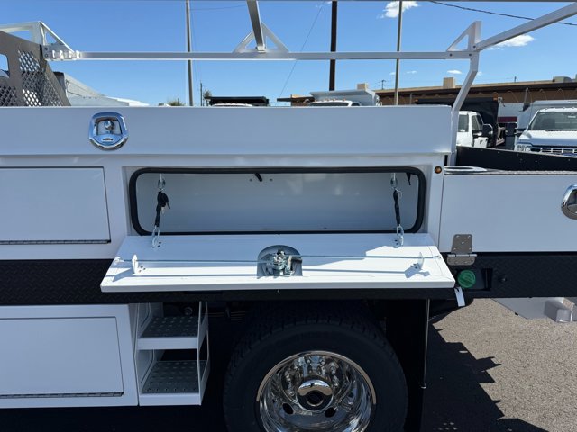 New 2026 Ford F550 4x4 Crew Cab image 16