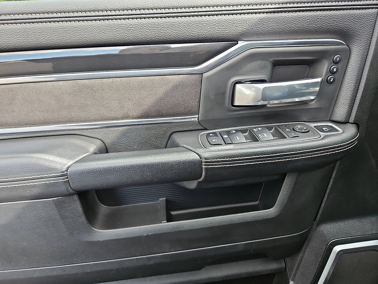 Used 2022 RAM 2500 Laramie image 12