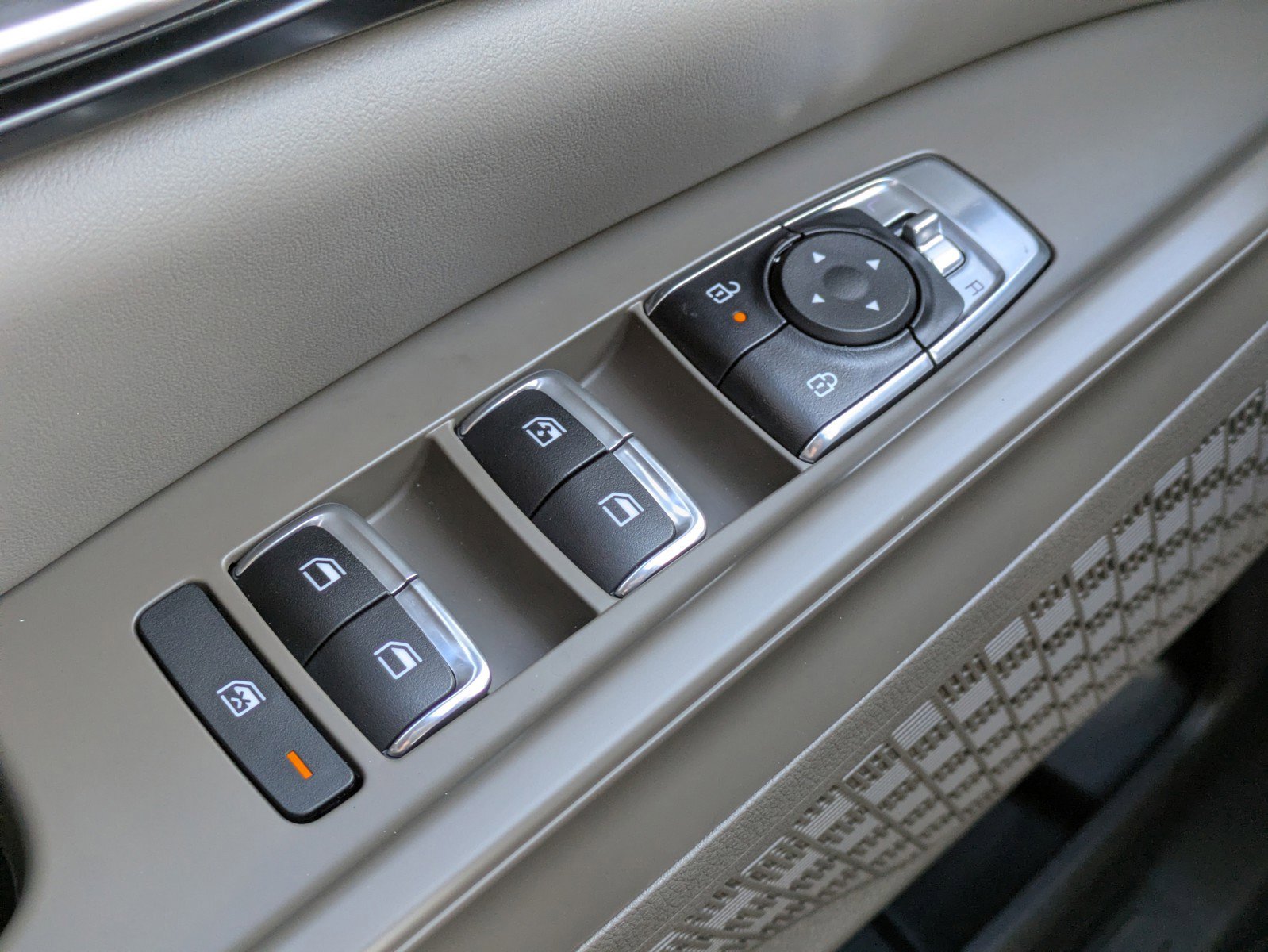 Certified 2026 Kia Carnival LX FWD image 29
