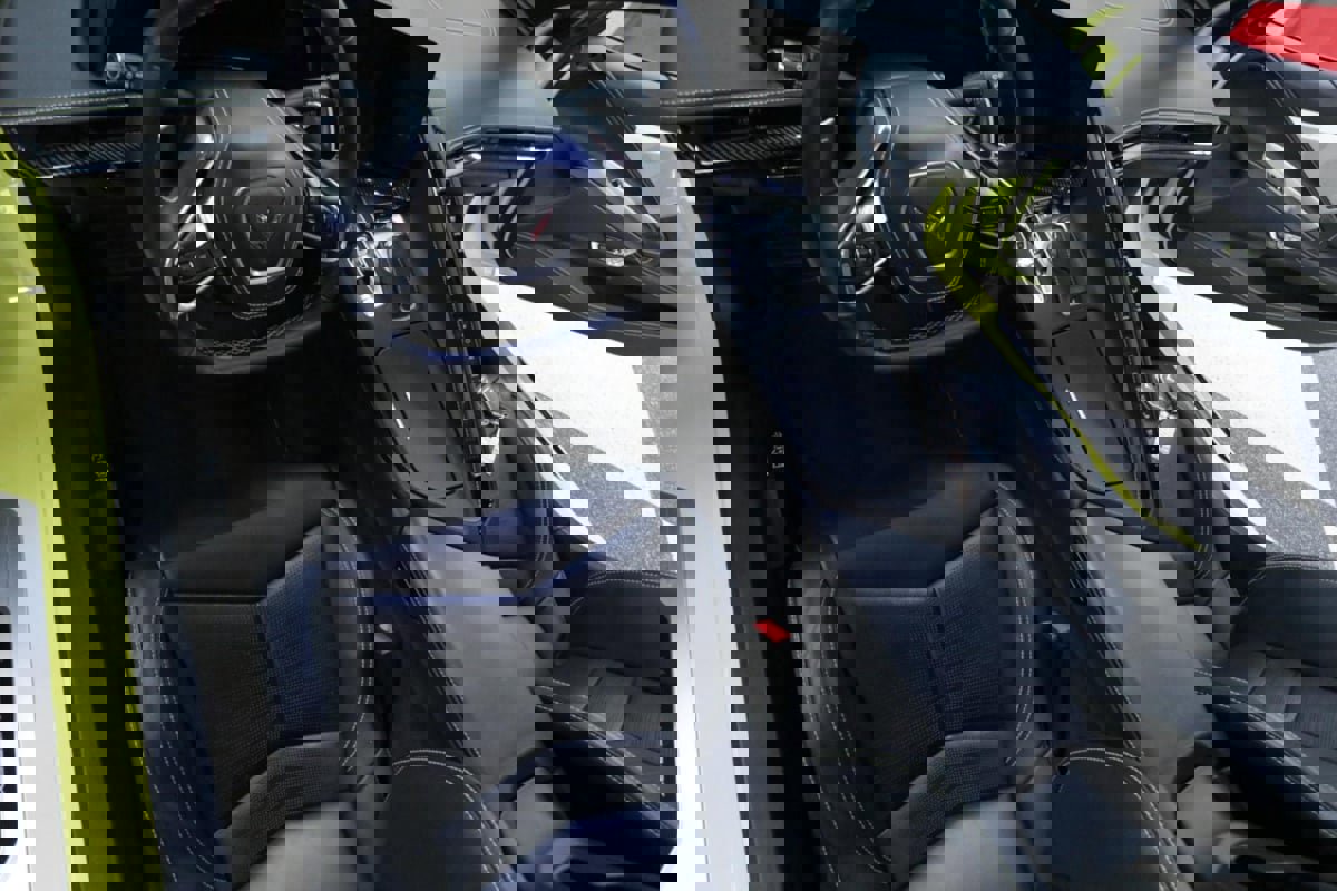 Used 2022 Chevrolet Corvette Stingray Premium Cpe w/ Z51 Performance Package image 27