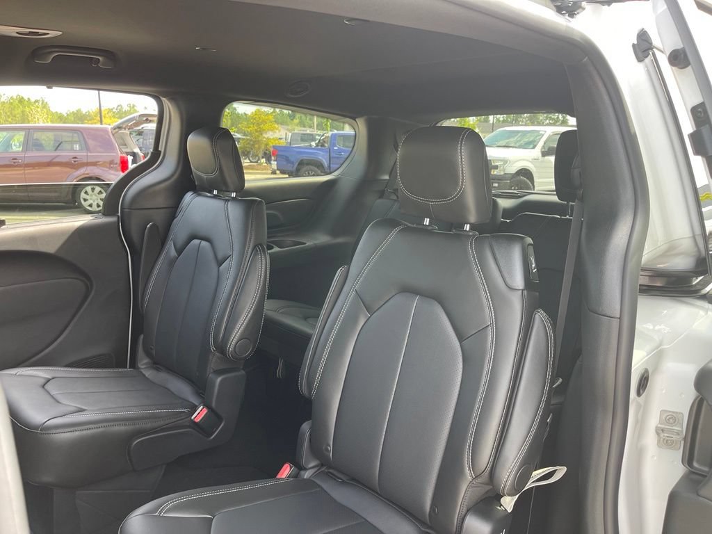 New 2027 Chrysler Pacifica LX FWD image 36