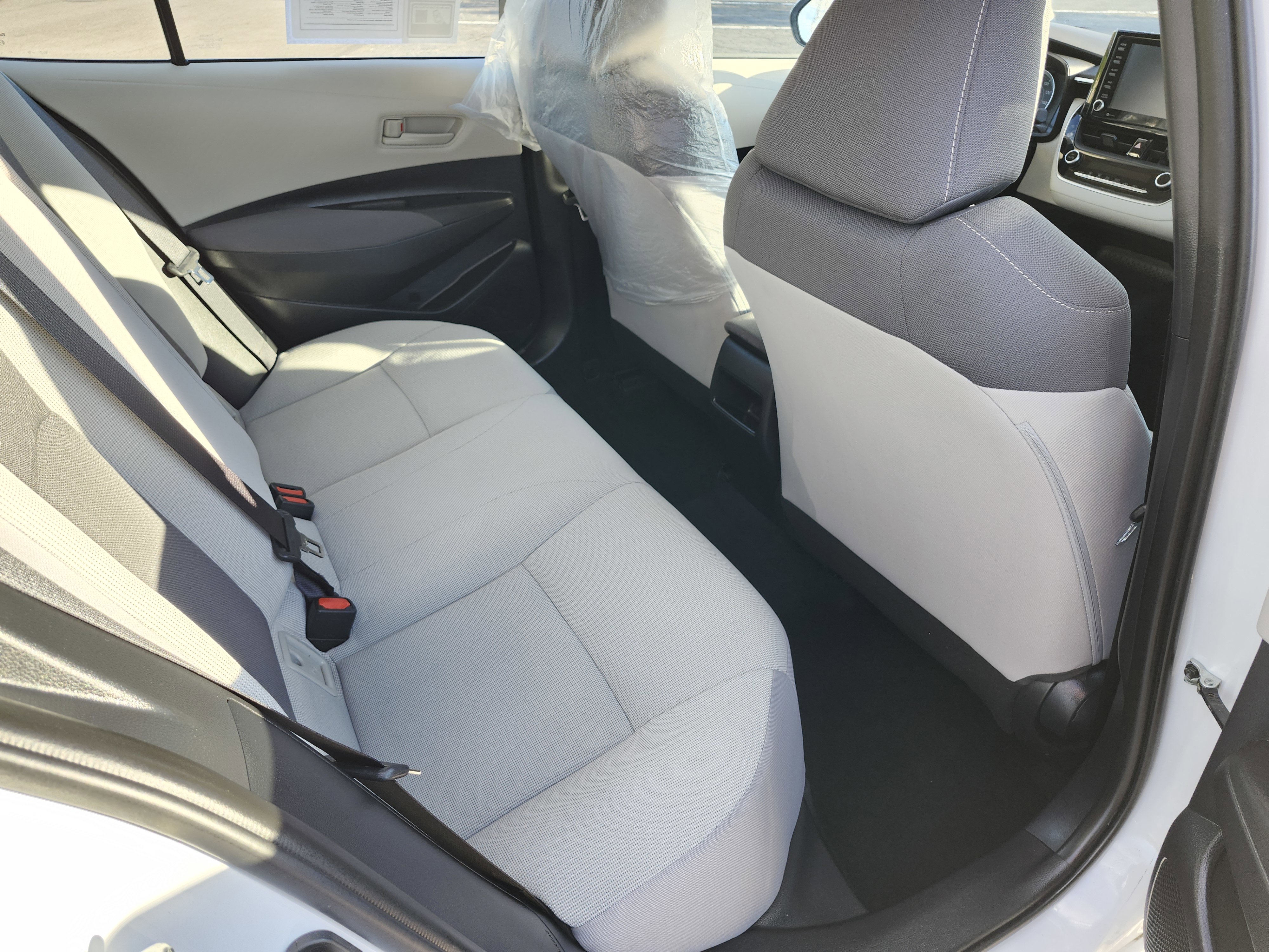 Used 2022 Toyota Corolla LE FWD image 18
