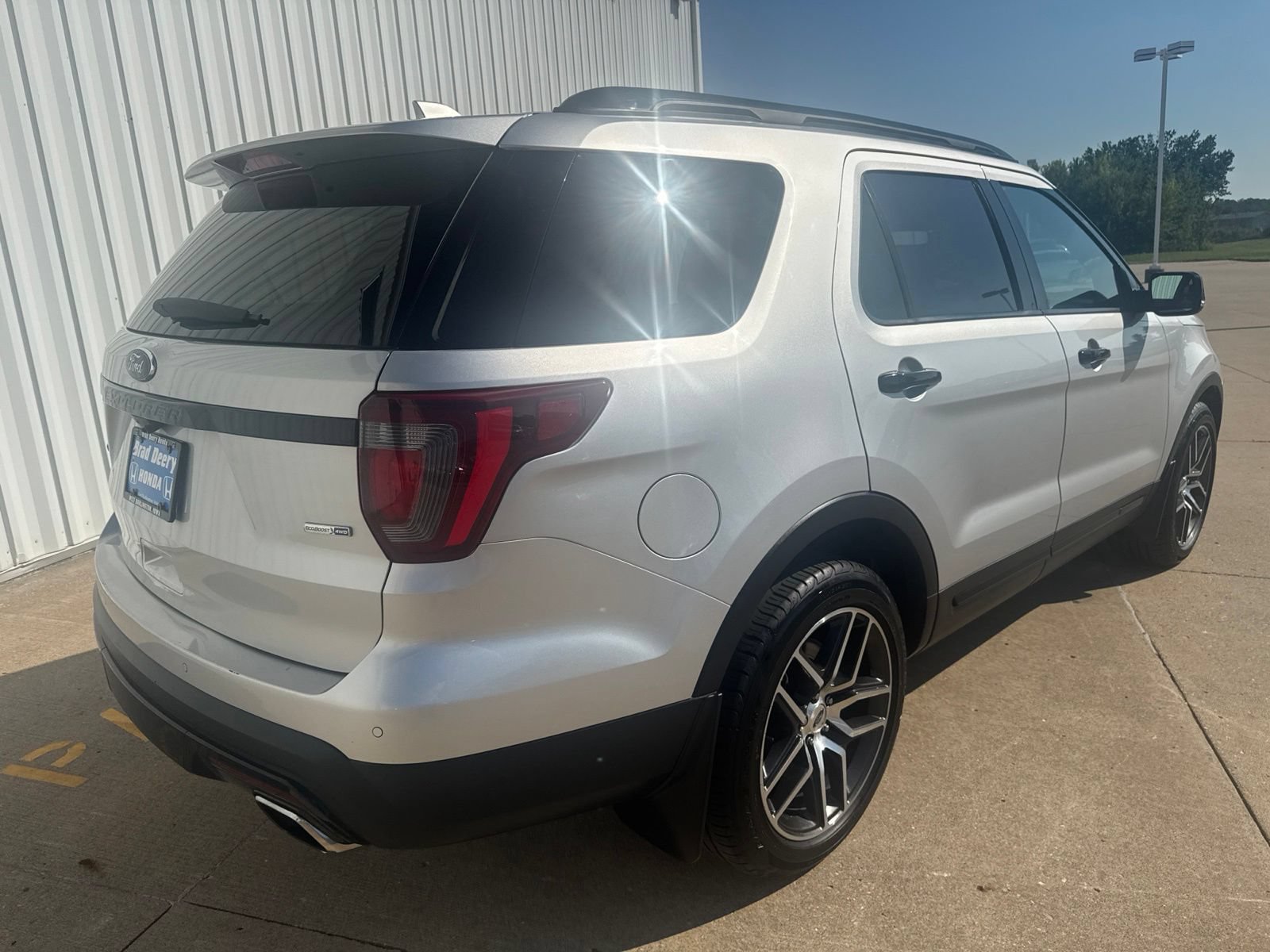 Used 2017 Ford Explorer Sport AWD/4WD image 7
