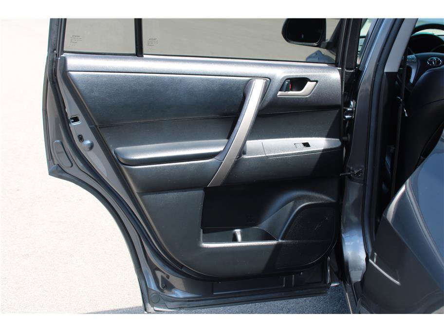 Used 2010 Toyota Highlander SE AWD/4WD image 11
