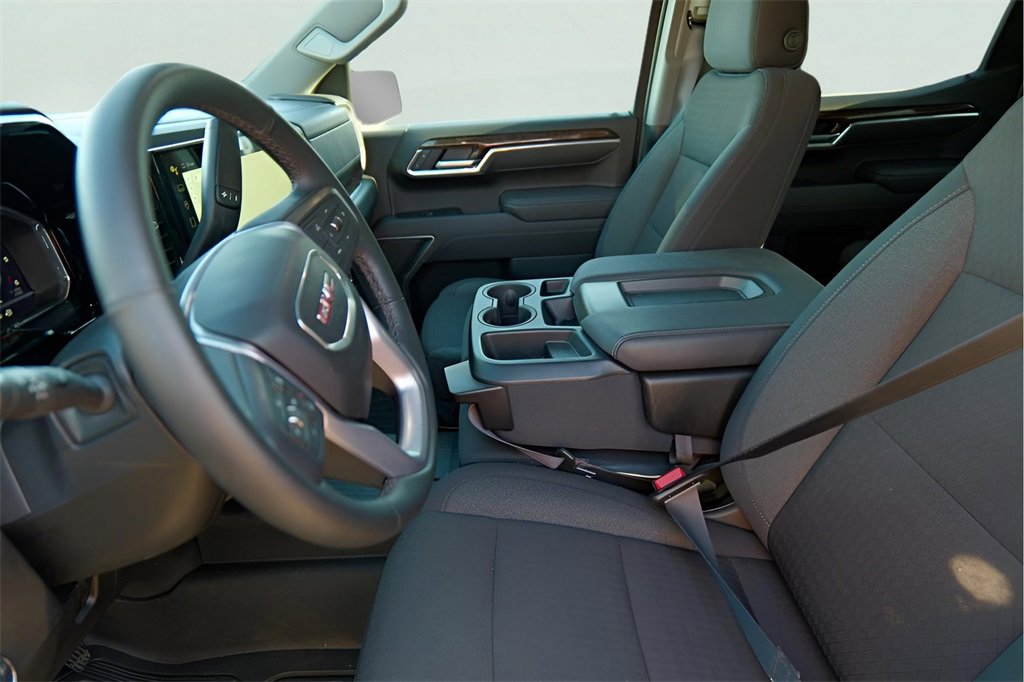 New 2025 GMC Sierra 1500 Elevation image 8