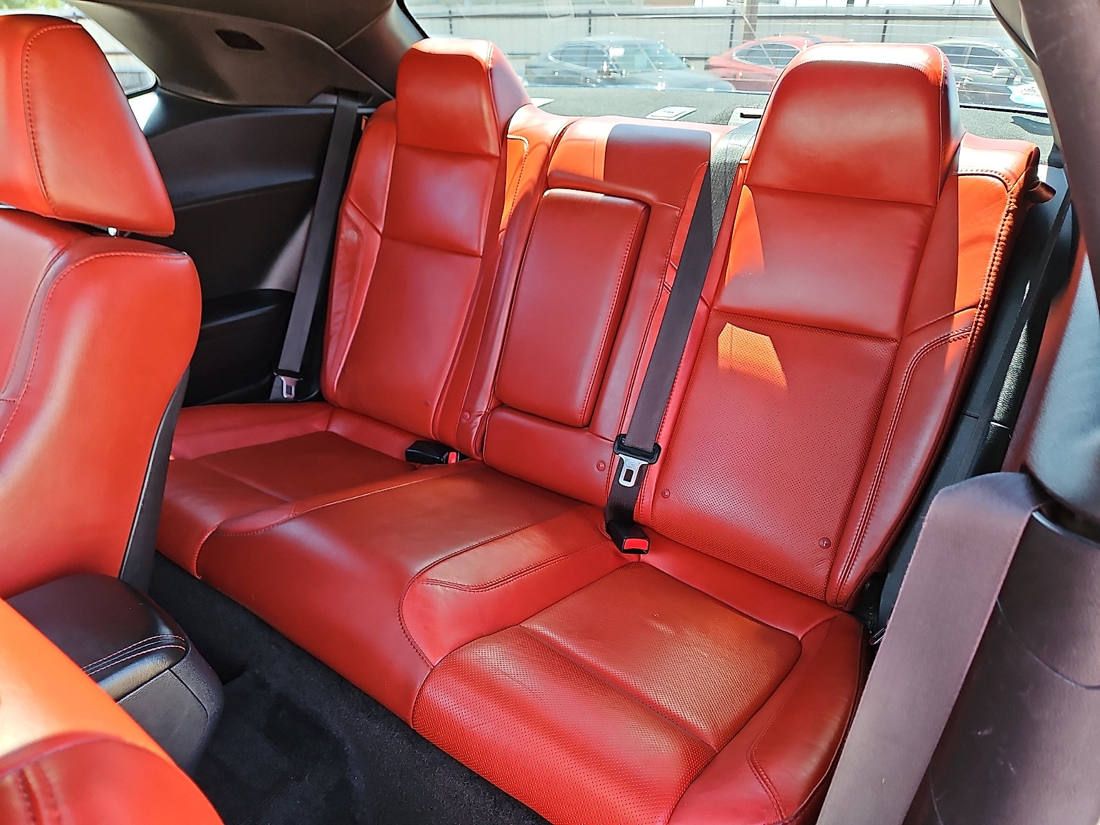 Used 2015 Dodge Challenger SXT Plus RWD image 9