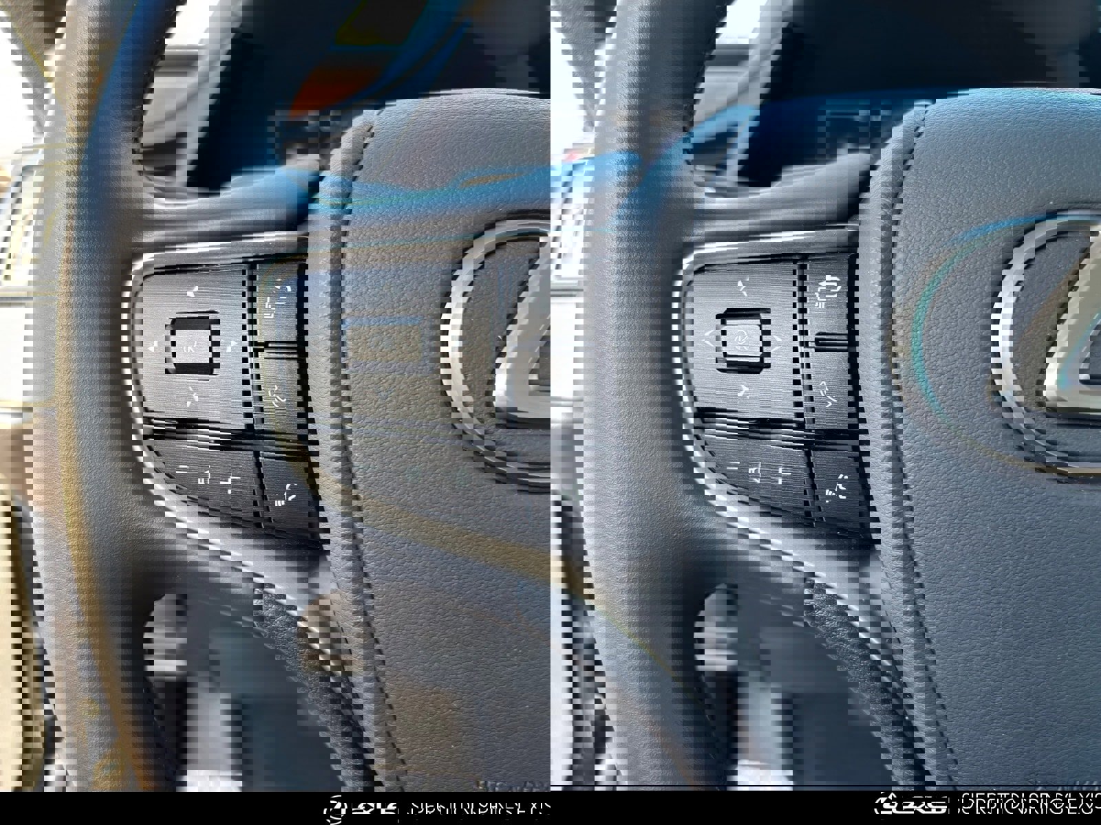 Certified 2025 Lexus ES 350 w/ Premium Package image 29