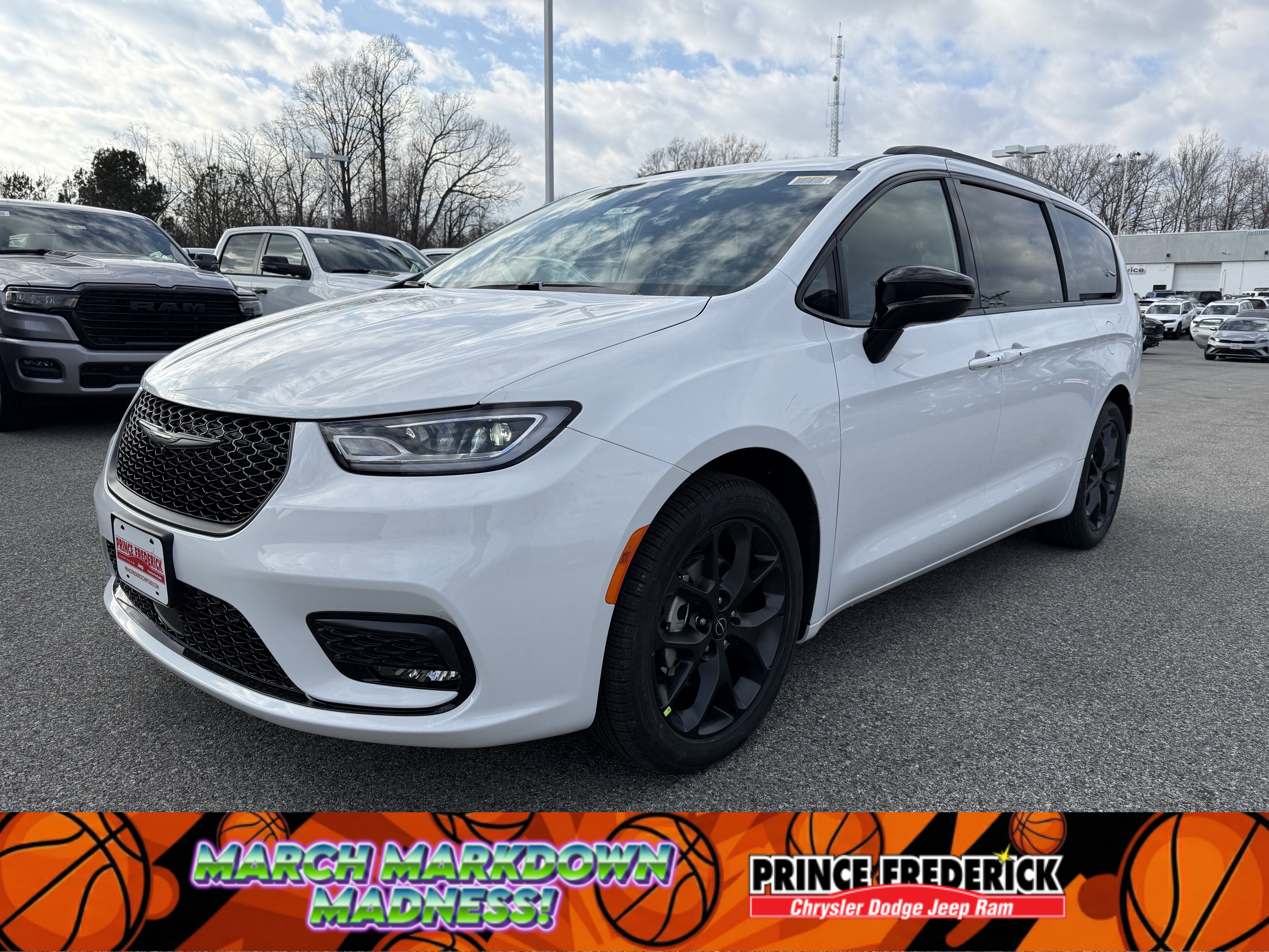 New 2026 Chrysler Pacifica Select image 7