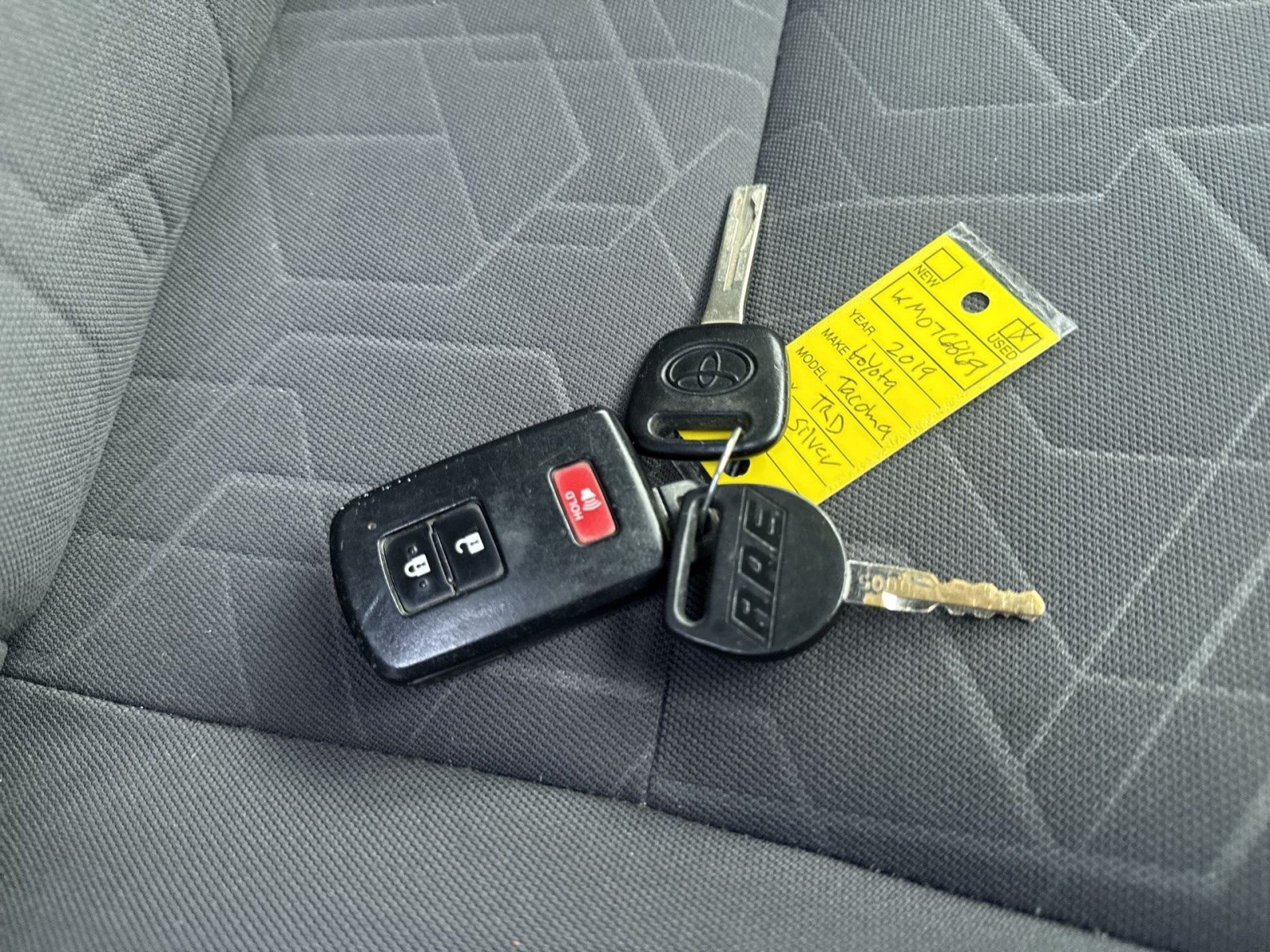 Used 2019 Toyota Tacoma TRD Sport AWD/4WD image 24