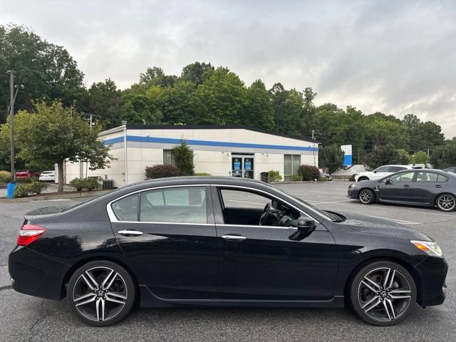 Certified 2017 Honda Accord Touring image 9