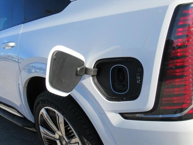 New 2025 Cadillac Escalade IQ Luxury 2 image 10