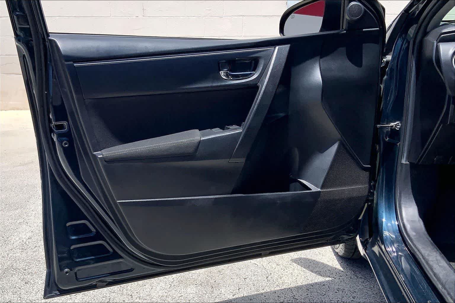 Used 2019 Toyota Corolla LE FWD image 27