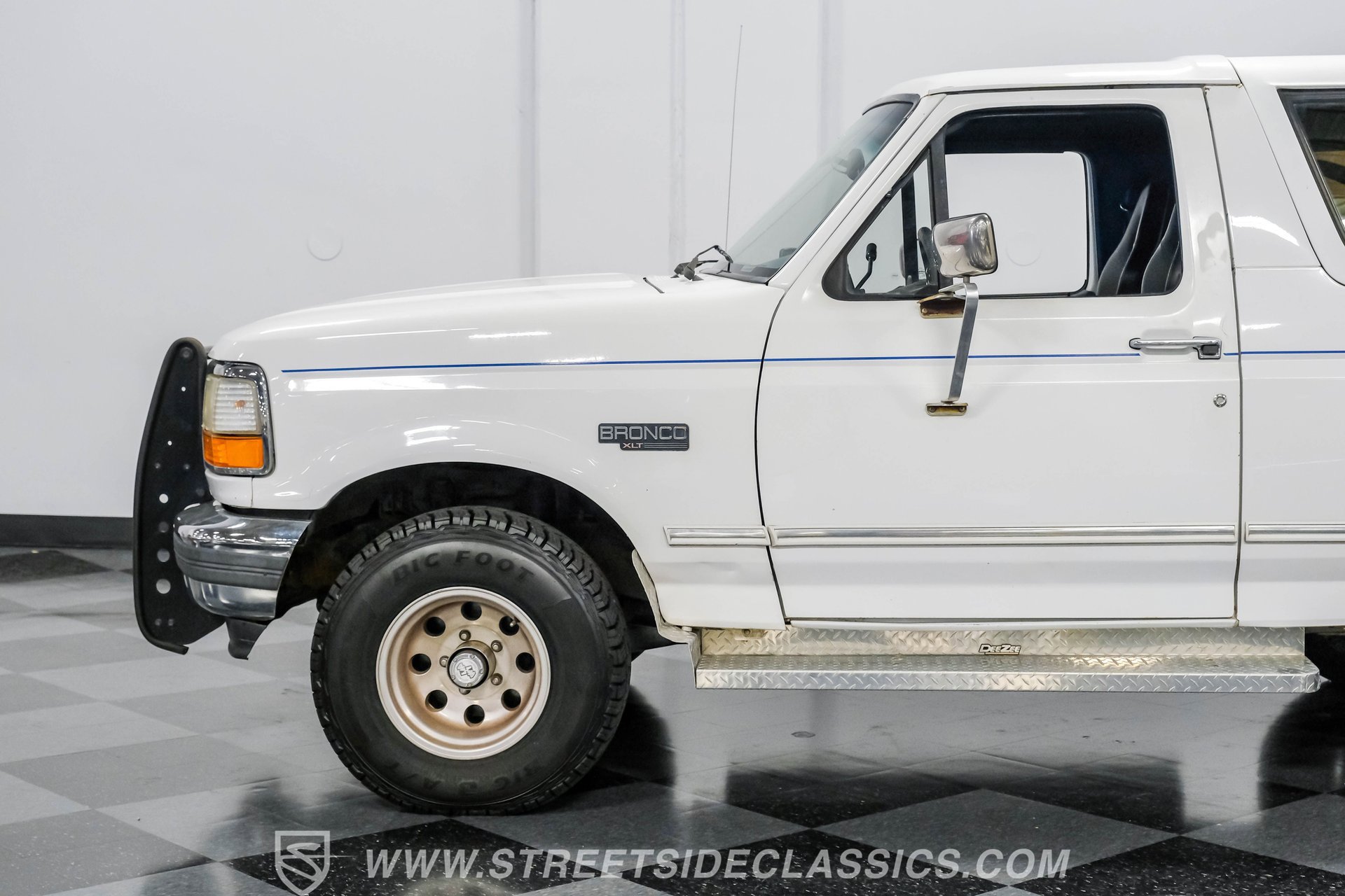 Used 1994 Ford Bronco XLT image 21