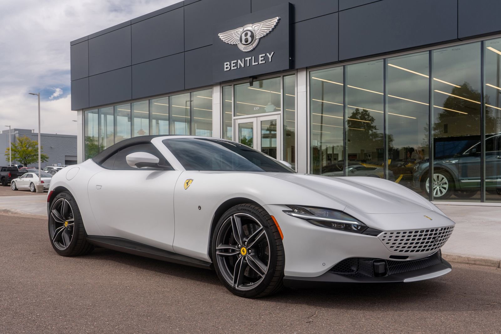 Used 2024 Ferrari Roma Spider image 23