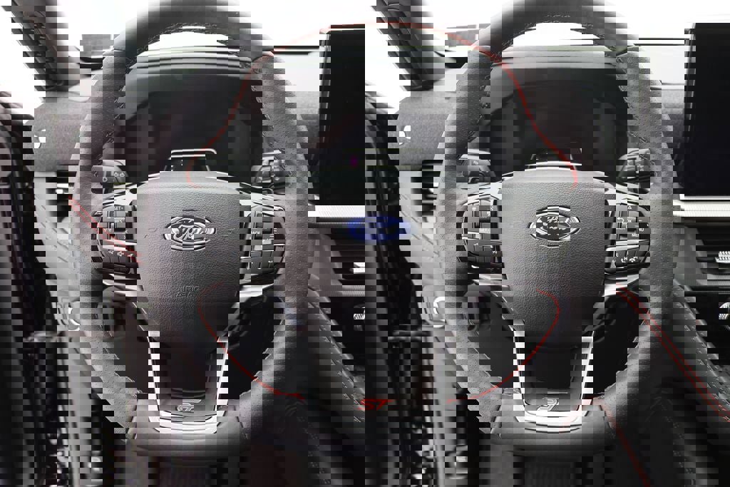 Used 2025 Ford Explorer ST image 21