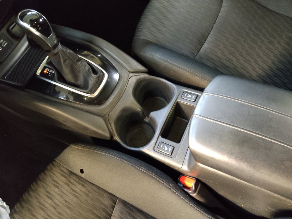 Used 2020 Nissan Rogue SV FWD image 26