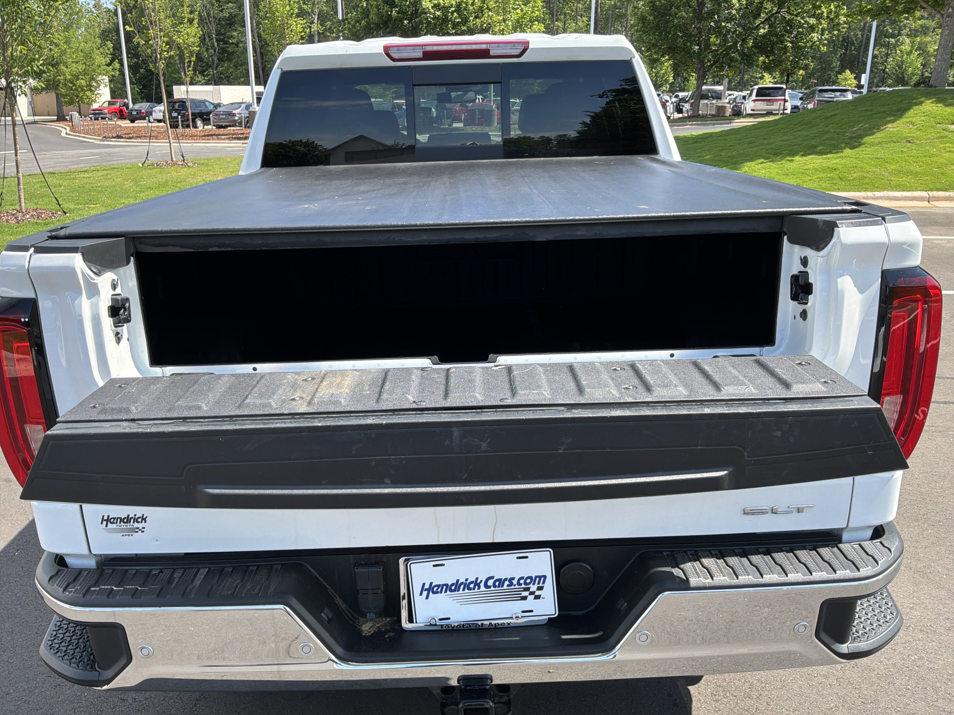 Used 2024 GMC Sierra 1500 SLT w/ SLT Premium Plus Package AWD/4WD image 32