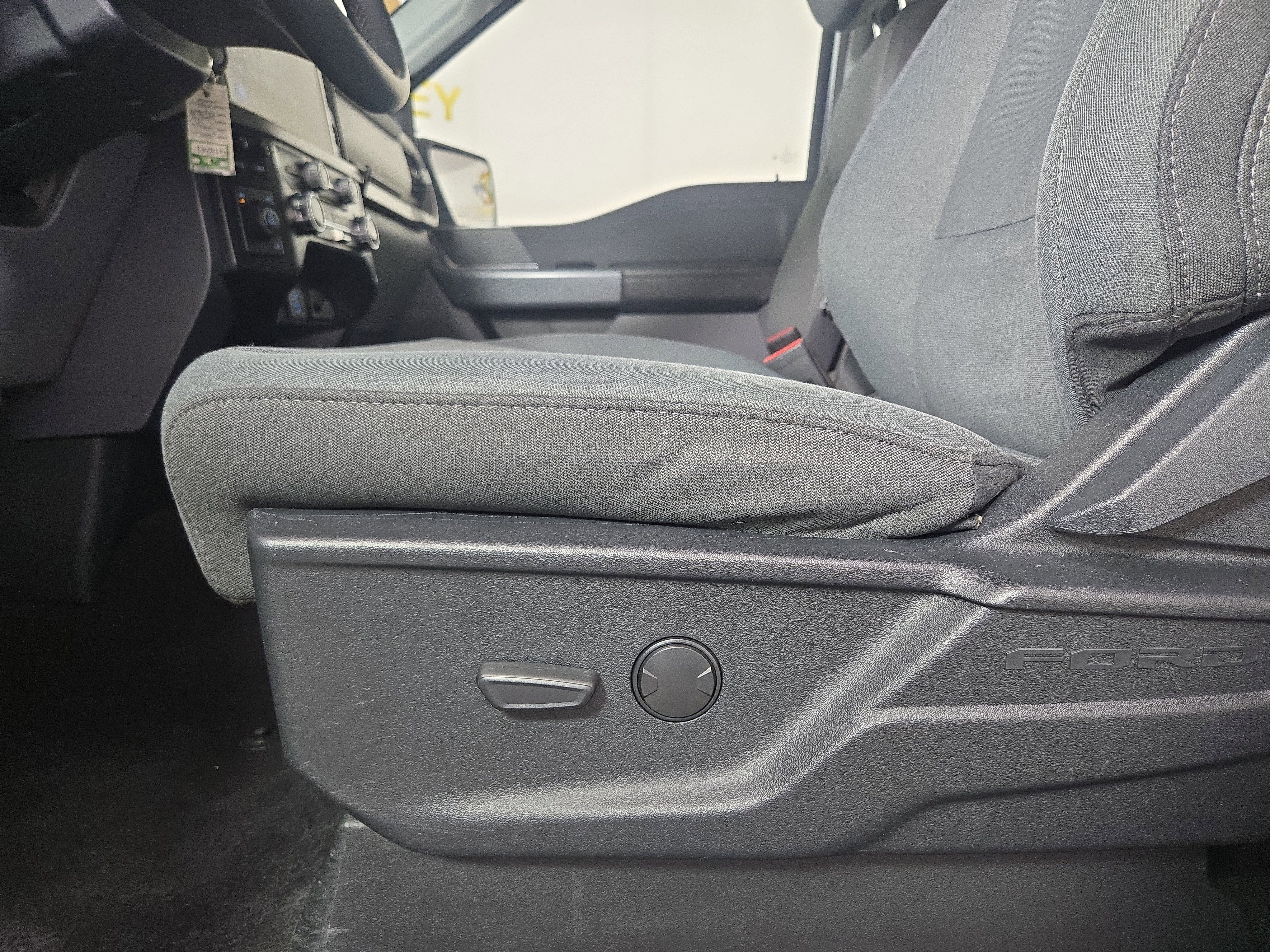 Used 2024 Ford F150 XLT w/ Tow/Haul Package image 30