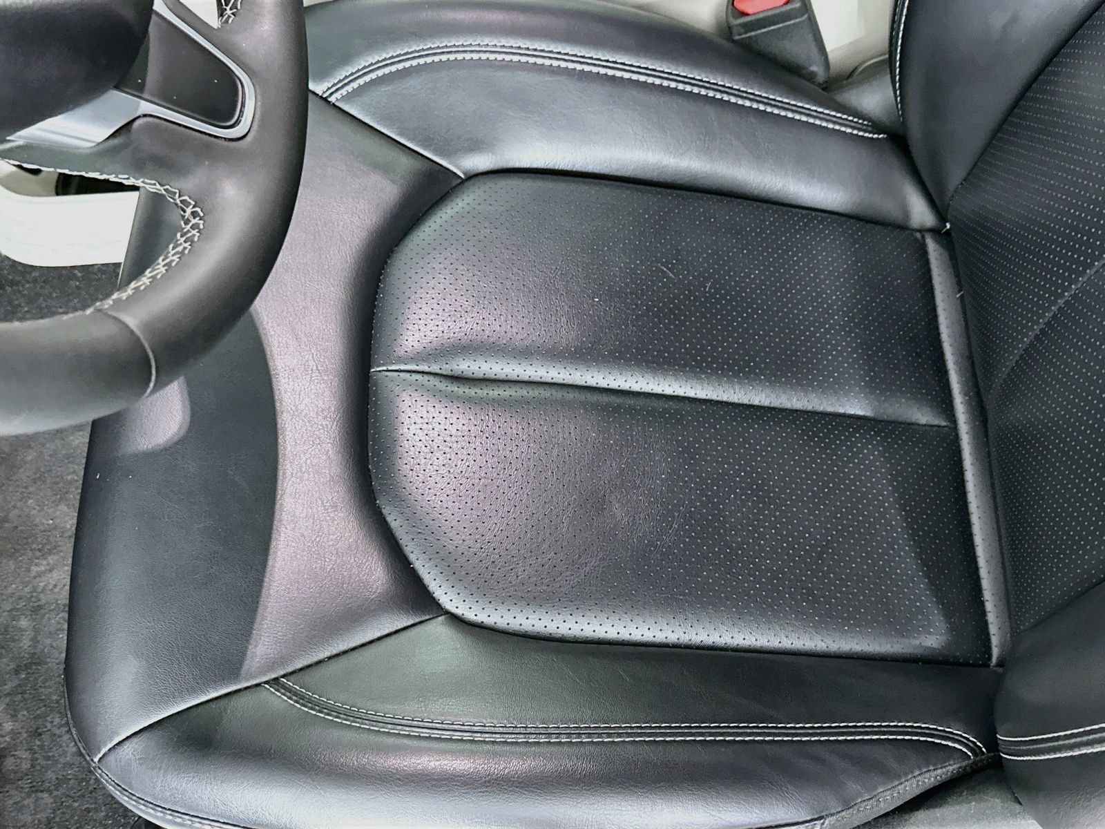 Used 2023 Chrysler Pacifica Touring-L FWD image 19