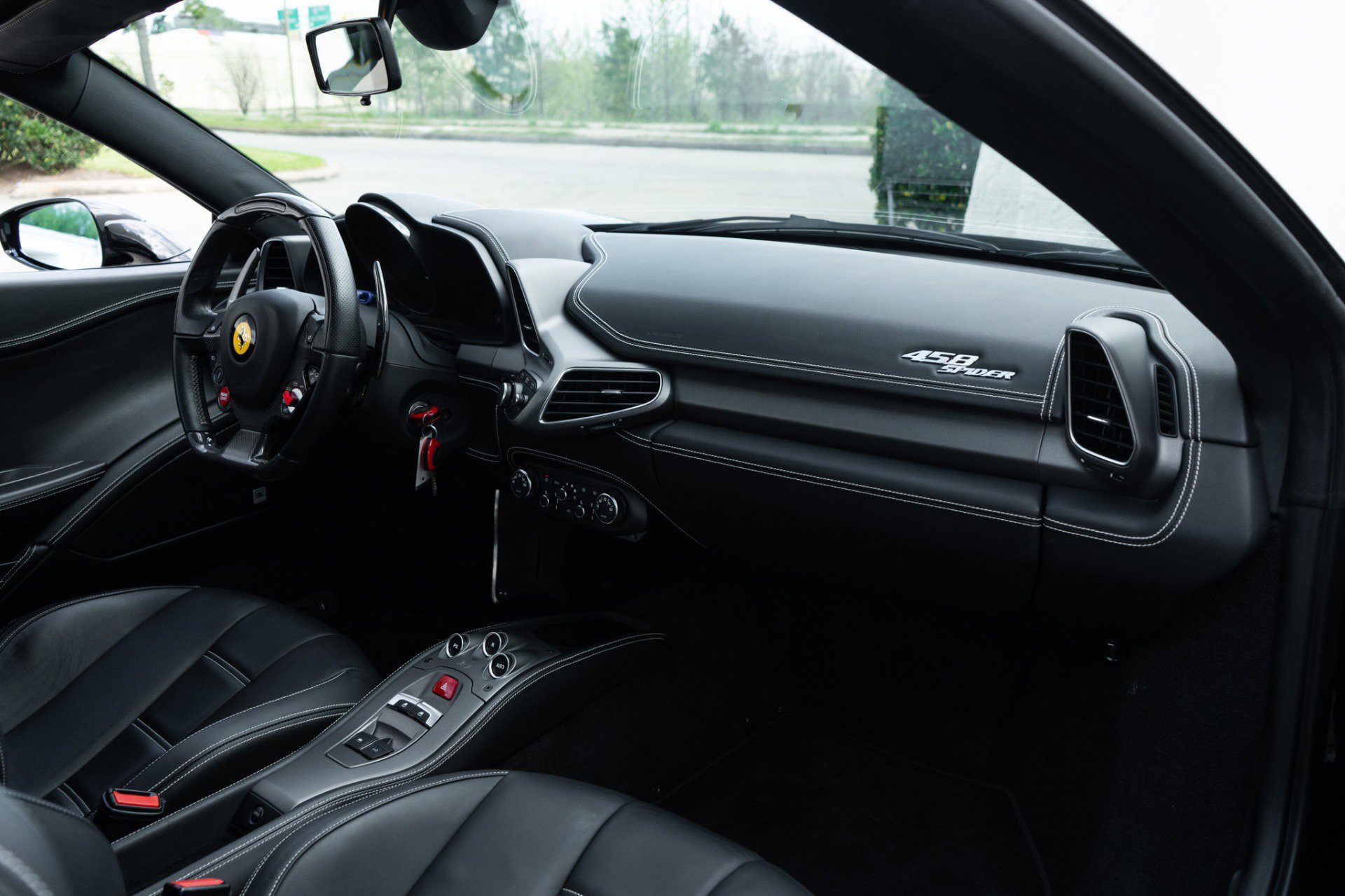 Used 2013 Ferrari 458 Spider image 19