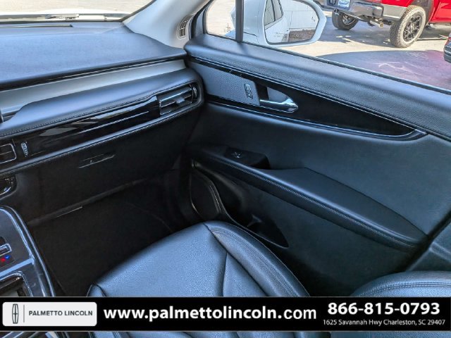 Certified 2022 Lincoln Nautilus FWD w/ Premium Package image 16