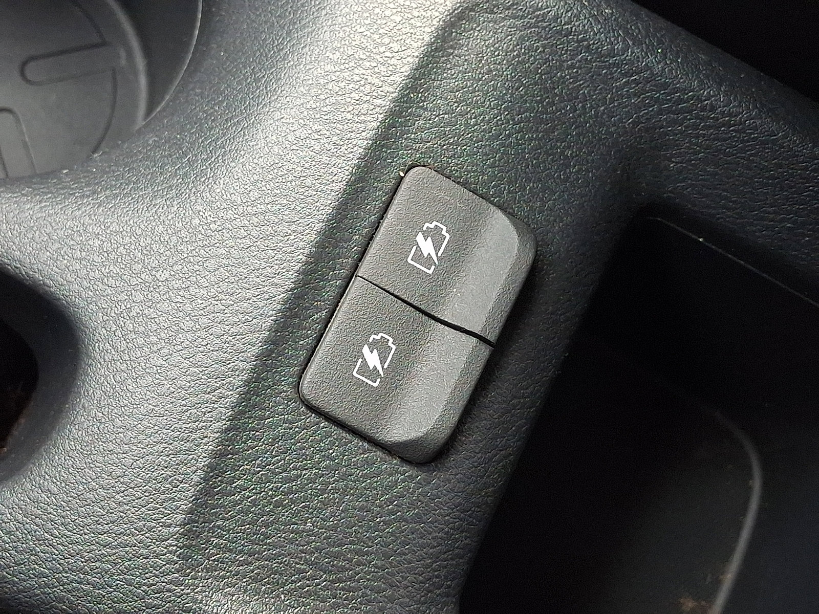 Used 2020 Nissan Kicks SV FWD image 26